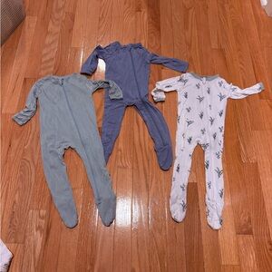 Kyte BABY Footed Pajama Trio - Blue, Slate, White Floral